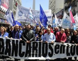 Paro nacional: Se suman los Bancarios y denuncian despidos en el BPN