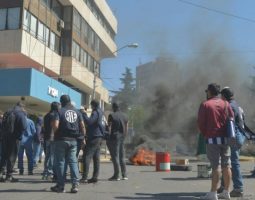 Trabajadores del EPAS cumplen el quinto día de paro