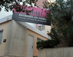 Neuquén: El Ejecutivo congeló el presupuesto de la Defensoría del Pueblo