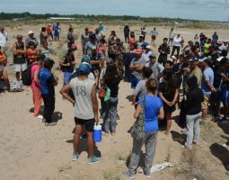 Continúa la ocupación en la Bajada de Maida