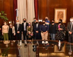 El Banco Nación estableció el cupo laboral trans