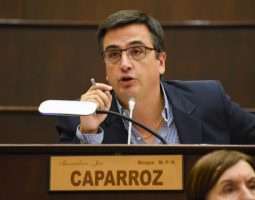 Maximiliano Caparróz reconoció que el aumento otorgado a salud fue insuficiente