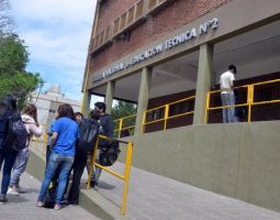 Llancafilo se reunirá con familias y docentes de las escuelas técnicas