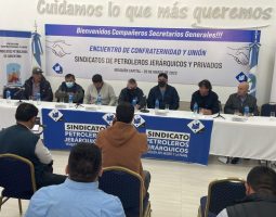 Sindicatos del país crean la Unión de Trabajadores Petroleros de Argentina