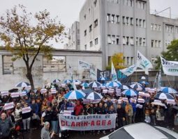 Despidos en Clarín: Las partes se reúnen en el Ministerio de Trabajo