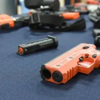 “Son armas que pueden provocar la muerte”. APDH reitera el peligro del proyecto que avanza en la Legislatura
