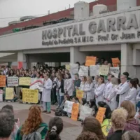 Trabajadores del Garrahan: “Lo más importante parece ser reducir el déficit fiscal y no importa qué recortes se hacen”